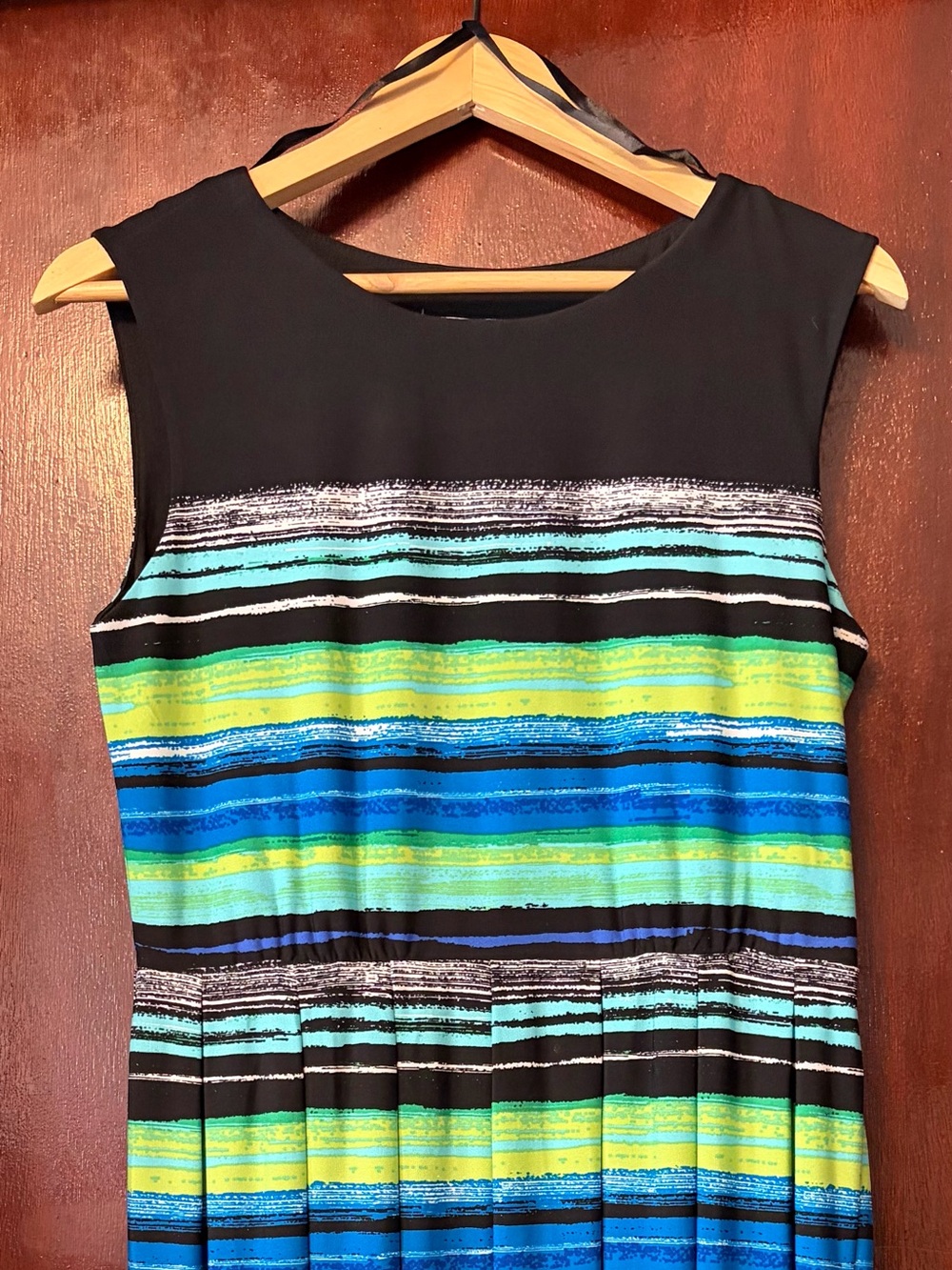Women’s Sandra Darren Brown Knit Top with Cream Label